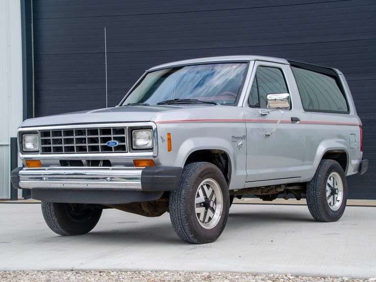 1985 Ford Bronco II XLT 4x4 Sport SUV image