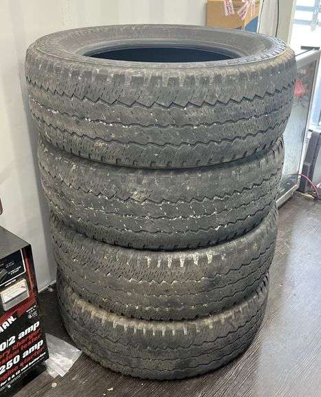 Bridgestone Dueler A/T LT275/65R20 Truck Tires image
