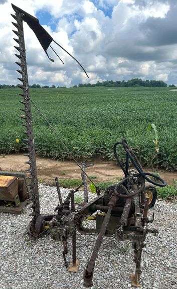 John Deere NO.8 7' Semi-Mounted Sickle Mower image