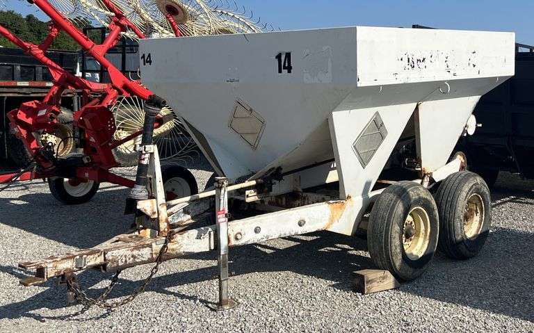 Willmar Fertilizer Spreader image