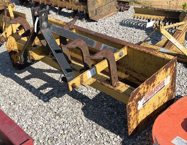 Farm Force 3-Pt Grader Box with Scarifiers image