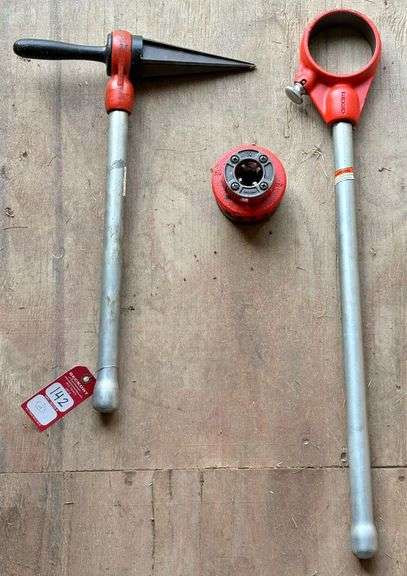 Ridgid Pipe Remer & Pipe Threader image