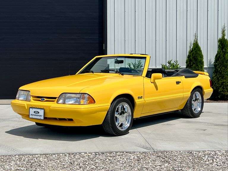 1993 Ford Mustang LX Convertible image