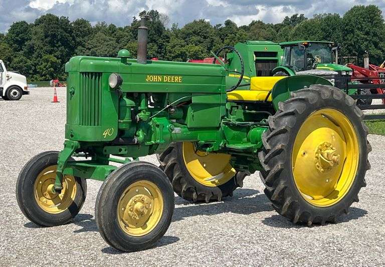 1953 John Deere 40 Tractor image