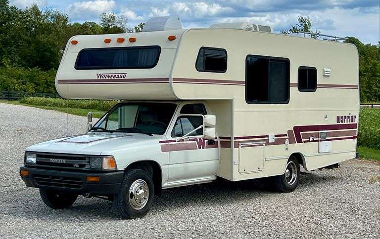1990 Winnebago Warrior RV image
