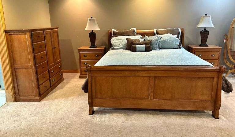 Whitewood Furniture 5-Piece Bedroom Suite image