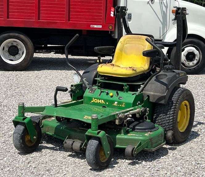 John Deere Ztrak 717A Zero Turn Mower image