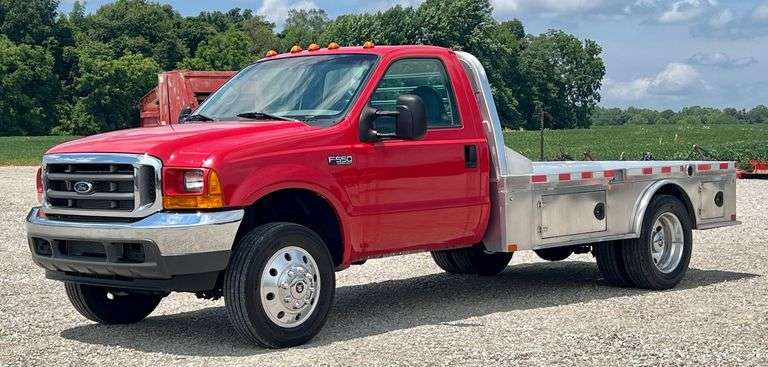 2001 Ford F550 XL Truck with CM Aluminum Flatbed