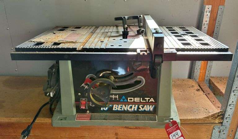 Delta 10" Bench Saw image