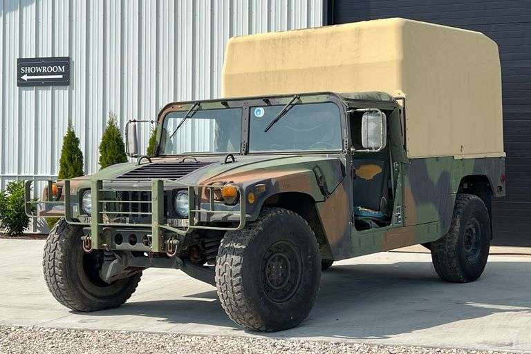 1992 AM General M998 Humvee image