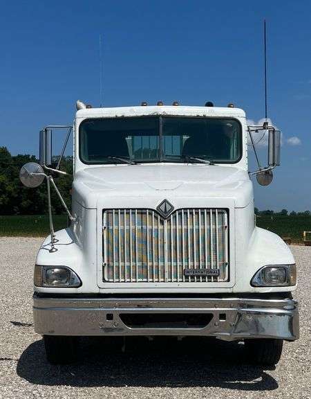 1998 International 9100 Semi Truck