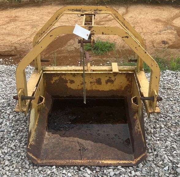 King Kutter 3-Pt Dirt Scoop image