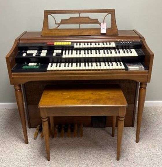 Wurlitzer Orbit II Electronic Organ image
