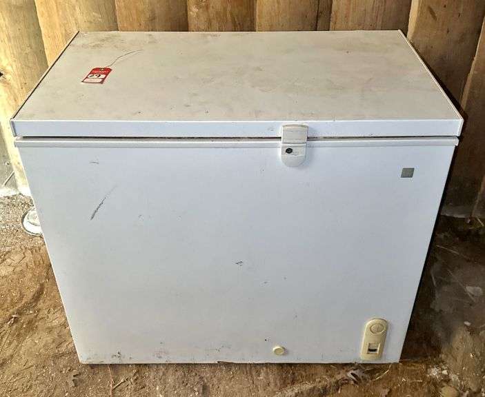 GE FCM7DSAWH Chest Freezer image