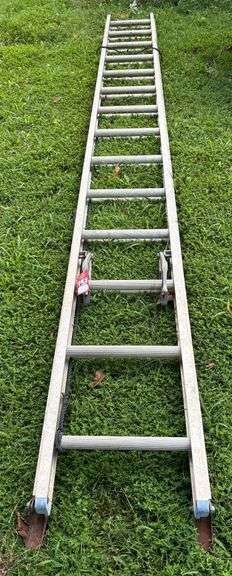Louisville L-2121-28 28' Aluminum Extension Ladder image