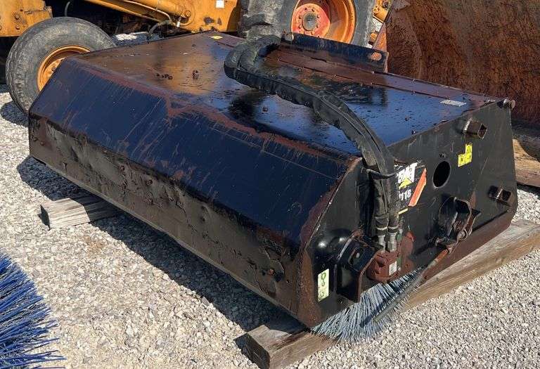 Cat BU118 Utility Broom with Skid Steer Mounts image