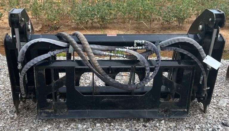 Rural King G60 Granite Grapple with Skid Steer Mounts