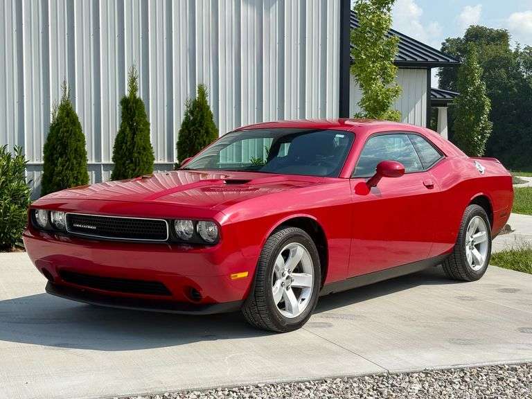 2011 Dodge Challenger SE Auto image