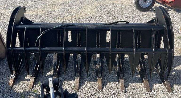 Tiger/Mid States HD Root/Brush Grapple with Skid Steer Mounts image