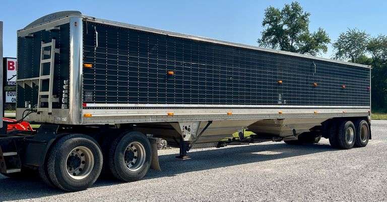 2002 Wilson Pacesetter Hopper Bottom Aluminum Grain Trailer image