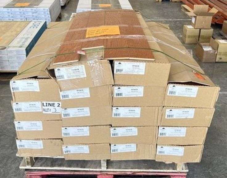 Heritage Mill Click Lock Smooth Engineered "Oak Harvest" Hardwood Flooring - Total SF 558 image