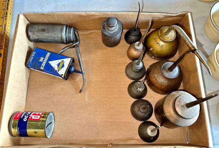 Marathon Oil Bank & Oil Can Collection image