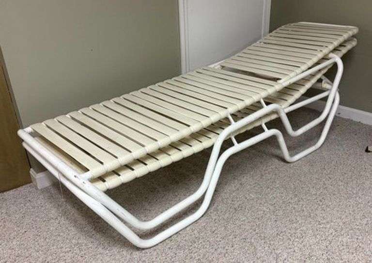 Outdoor Lounge Chairs image
