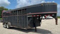 1996 CornPro Gooseneck Livestock Trailer