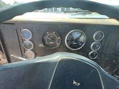 1998 International 9100 Semi Truck