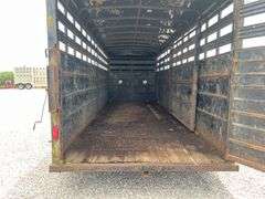 1996 CornPro Gooseneck Livestock Trailer