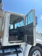 1998 International 9100 Semi Truck