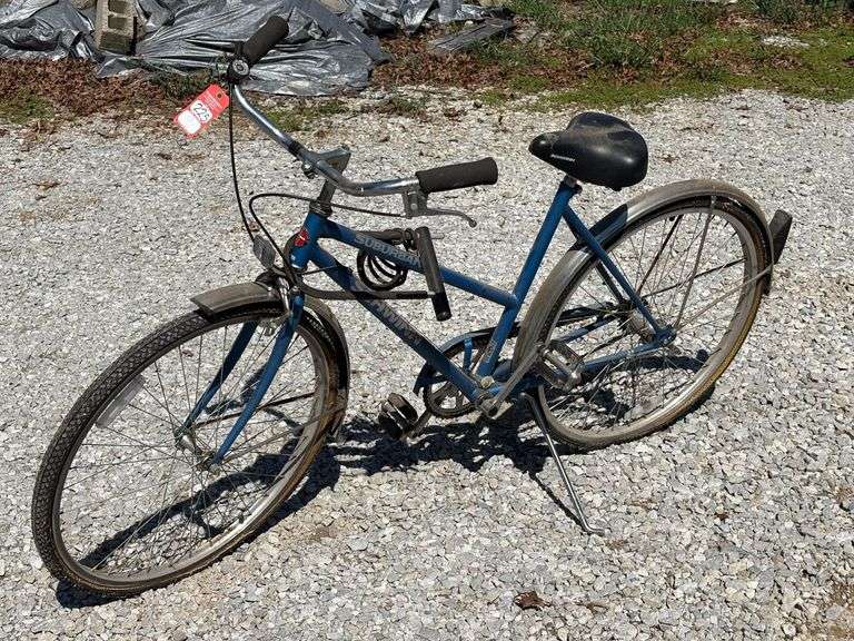 Schwinn Suburban Women's Bicycle image