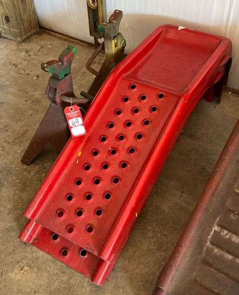 Auto Ramps & Jack Stands image