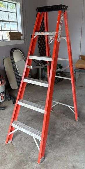 6ft Fiberglass Step Ladder image
