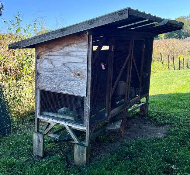 Chicken Coup with Accessories image