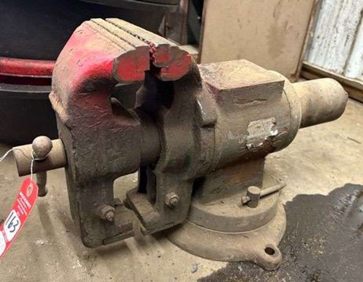 6" Swivel Vise image