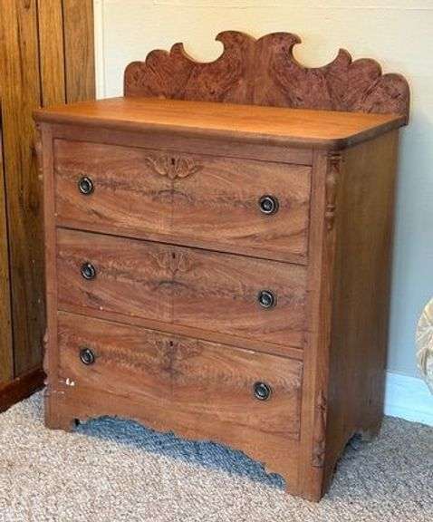 Cedar 3-Drawer Chest of Drawers image