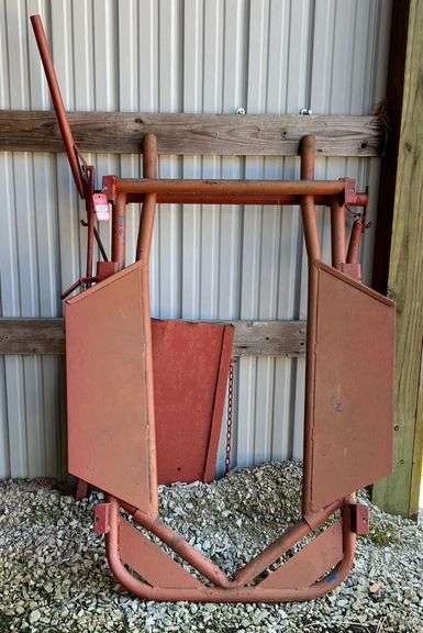 Livestock Head Gate image