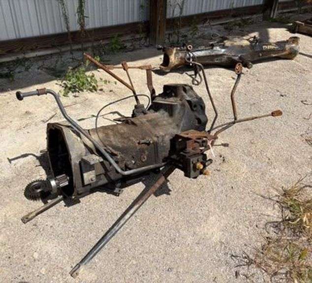 Kubota MX5100 Transmission image