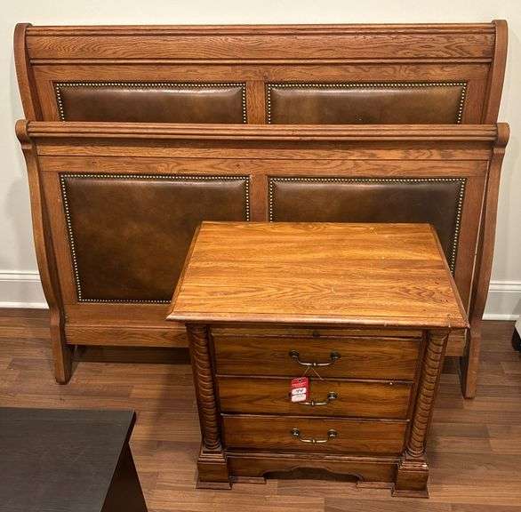 Keller Solid Oak 3-Piece Bedroom Suite image