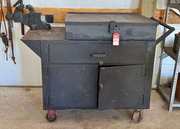 Rock Island No. 593 Vise with Shop Cart From International Harvester Louisville Foundry image