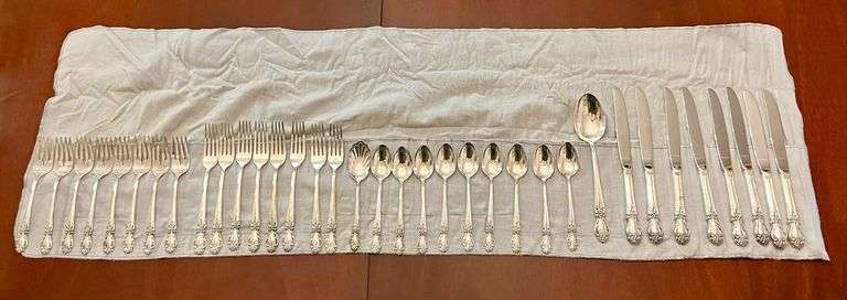 International Sterling 35-PC Place Setting image