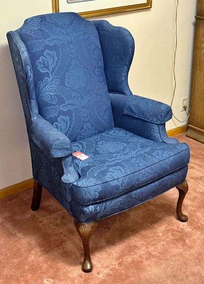 Floral Themed Lean Back Armed Chair image