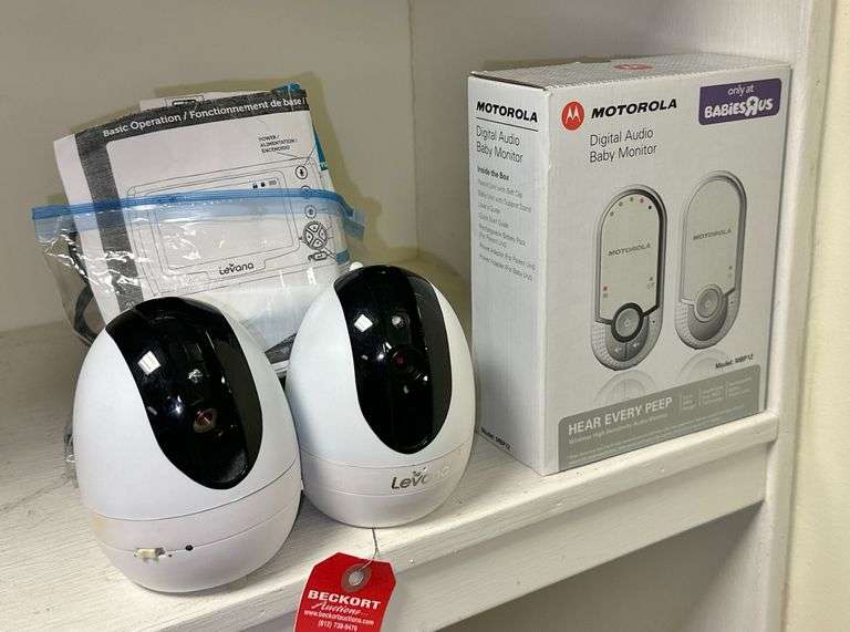 Motorola Digital Monitor System & Levana Camera System image