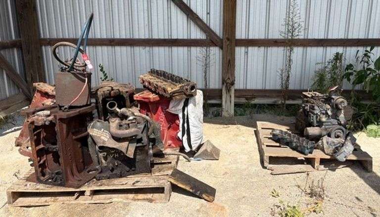 IH Massey Ford Engine Blocks image