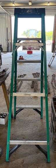 Werner Fiberglass 6' Step Ladder image