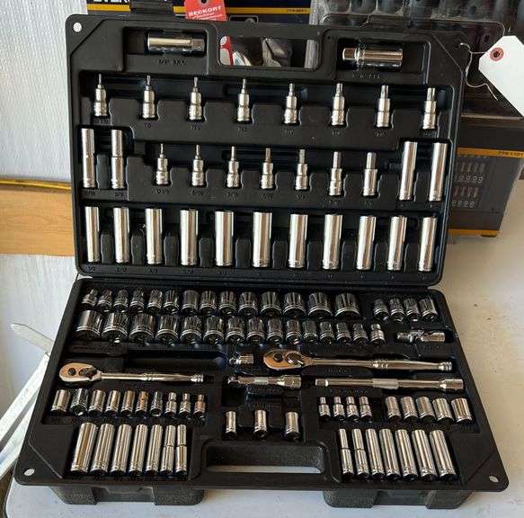 Stanley 110-Piece Tool Set image