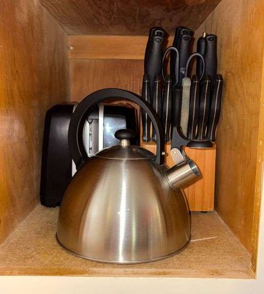 Kitchen Cookware & Small Appliances image