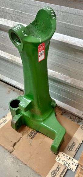 John Deere 7330 Housing & Shelving image