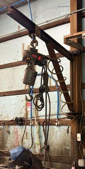 ARO Pneumatic 7756E Chain Hoist with Swivel Arm image